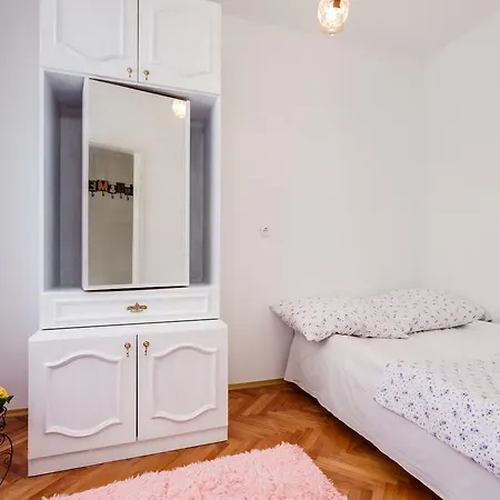Mediterranean Apartment *